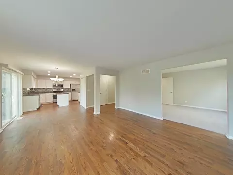 Living - 2004 Chestnut Grove Dr, Plainfield, IL 60586 photo 3 of 5