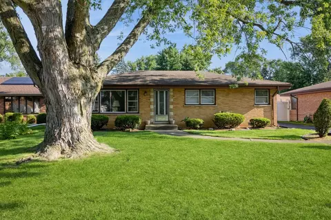 6812 98th St, Chicago Ridge, IL 60415