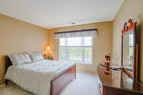 Bedroom - 342 Ashford Cir #2, Bartlett, IL 60103 photo 3 of 4