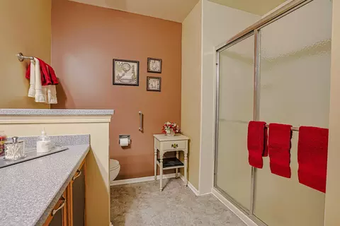 Bath - 342 Ashford Cir #2, Bartlett, IL 60103 photo 2 of 3
