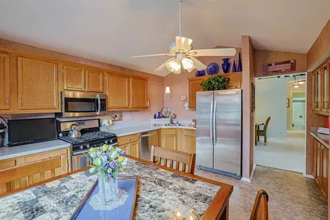 Kitchen - 342 Ashford Cir #2, Bartlett, IL 60103 photo 2 of 3