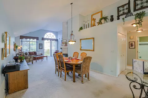 Dining - 342 Ashford Cir #2, Bartlett, IL 60103 photo 1 of 1