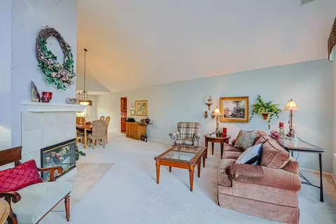 Living - 342 Ashford Cir #2, Bartlett, IL 60103 photo 2 of 2