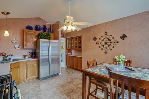 Kitchen - 342 Ashford Cir #2, Bartlett, IL 60103 photo 3 of 3