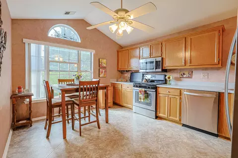 Kitchen - 342 Ashford Cir #2, Bartlett, IL 60103 photo 1 of 3