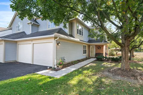133 White Branch S Ct #133, Schaumburg, IL 60194