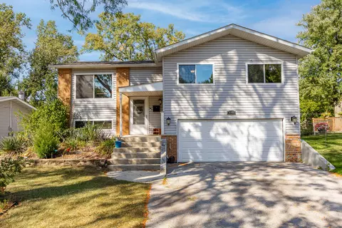 2546 Jonquil Ln, Woodridge, IL 60517