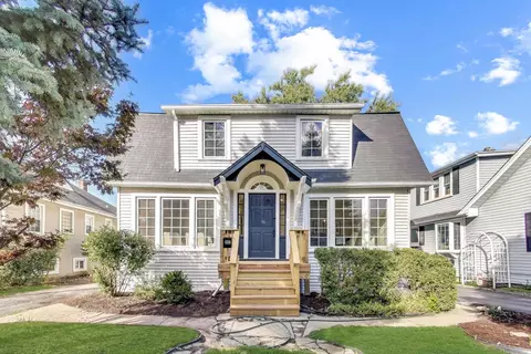 1220 Canfield Rd, Park Ridge, IL 60068