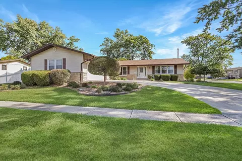 6066 Forestview Dr, Oak Forest, IL 60452