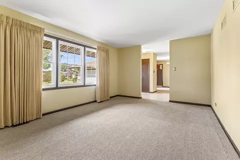 Living - 6066 Forestview Dr, Oak Forest, IL 60452 photo 1 of 3