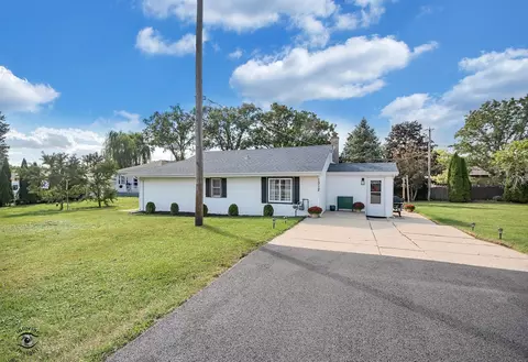 1312 S Bianco Villa Dr, Lockport, IL 60441