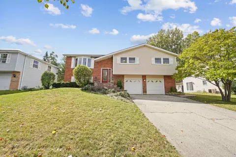 251 Polo Club Dr, Glendale Heights, IL 60139