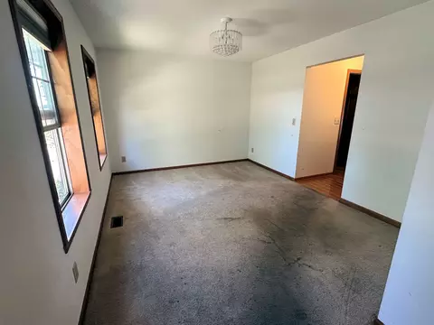 Living - 519 S Regulators St, Rochelle, IL 61068 photo 1 of 2