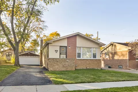 434 N Manchester Dr, Chicago Heights, IL 60411
