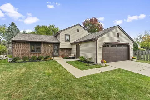 307 Albright Ct, Vernon Hills, IL 60061