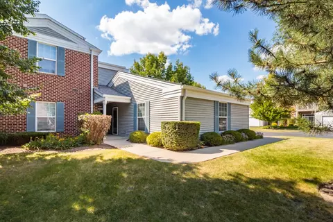 8327 Cottonwood Ct #8237, Fox Lake, IL 60020
