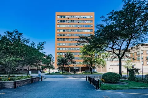 6118 N Sheridan Rd #305, Chicago, IL 60660