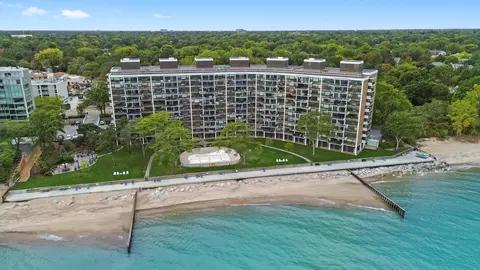 1630 Sheridan Rd #2N, Wilmette, IL 60091