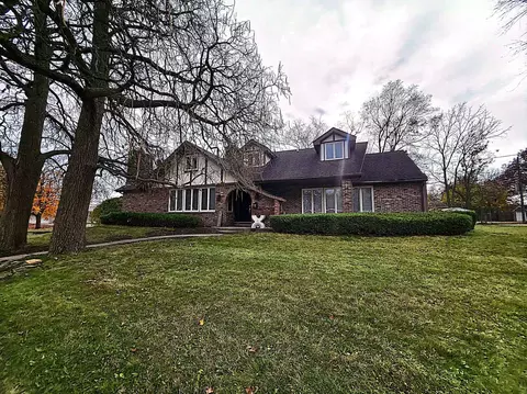 2100 Edina Blvd, Zion, IL 60099