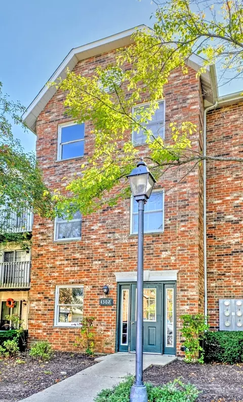 4302 W Shamrock Ln #3C, Mchenry, IL 60050