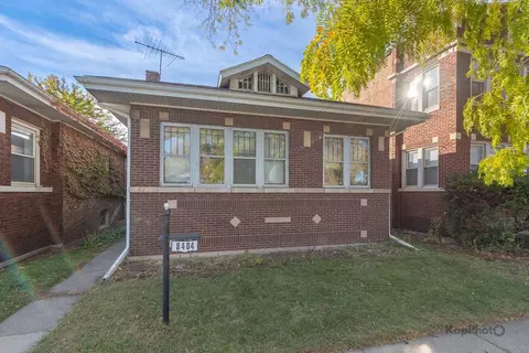 8404 S Oglesby Ave, Chicago, IL 60617