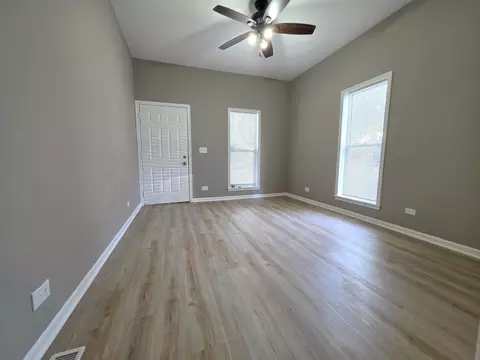 270 Villa St, Elgin, IL 60120 photo 3