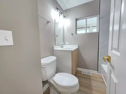 270 Villa St, Elgin, IL 60120 photo 13