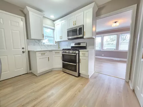 270 Villa St, Elgin, IL 60120 photo 5