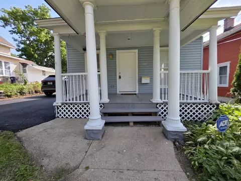 270 Villa St, Elgin, IL 60120