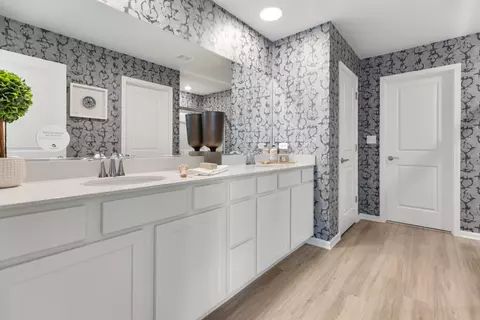 Bath - 16052 S Longcommon Ln, Plainfield, IL 60586 photo 2 of 4