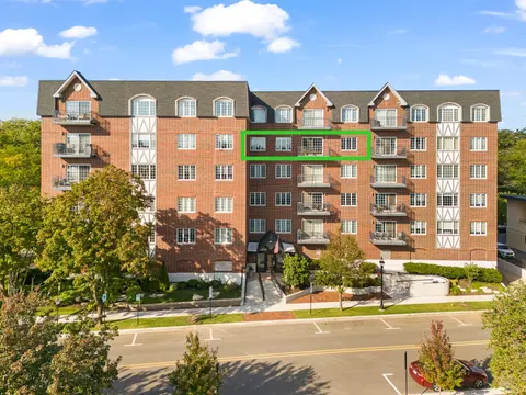 501 Forest Ave #508, Glen Ellyn, IL 60137