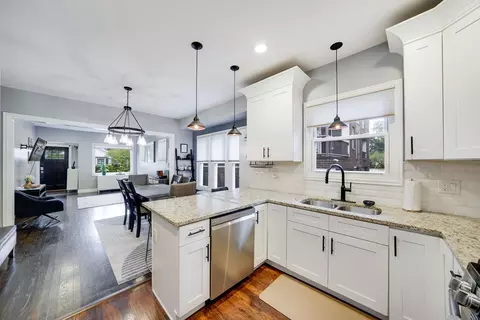 Kitchen - 1107 E Prairie Ave, Des Plaines, IL 60016 photo 3 of 3
