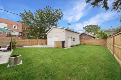 Exterior - 1107 E Prairie Ave, Des Plaines, IL 60016 photo 4 of 6