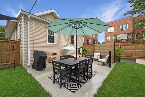 Exterior - 1107 E Prairie Ave, Des Plaines, IL 60016 photo 5 of 6