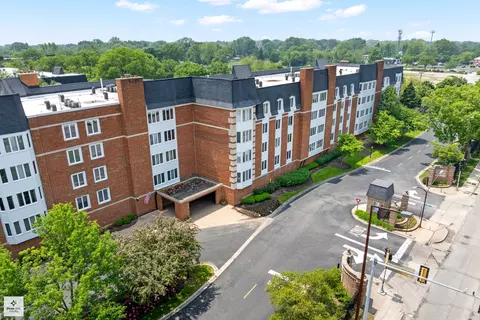 50 Lake Blvd #632, Buffalo Grove, IL 60089