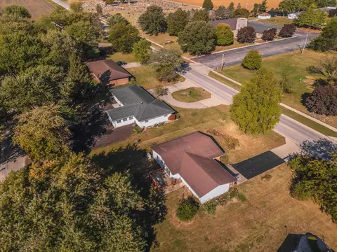 504 W Jackson St, Cullom, IL 60929 photo 9