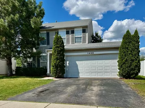 1458 Woodland Dr, South Elgin, IL 60177