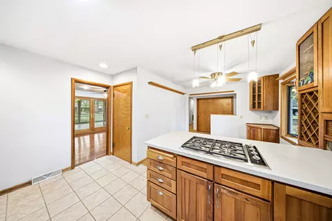 814 Woodlawn Dr, Dekalb, IL 60115 photo 12