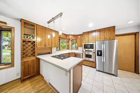 814 Woodlawn Dr, Dekalb, IL 60115 photo 10