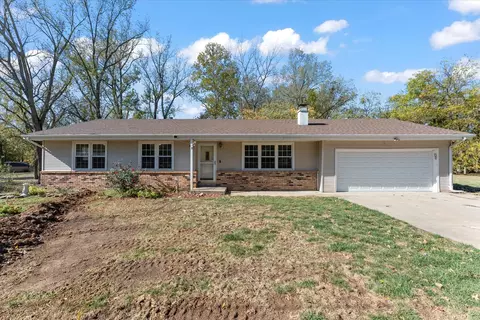 1101 Mcdougal Rd, Mahomet, IL 61853