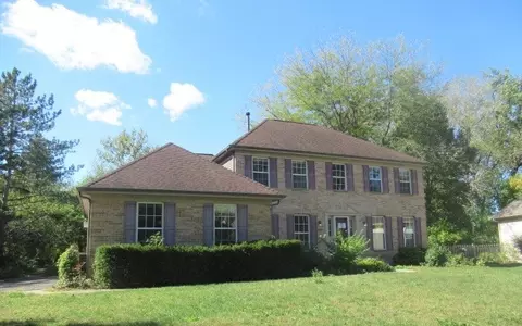 600 Brookstone Rd, Grayslake, IL 60030