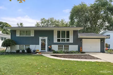 1905 Forrest Blvd, Saint Charles, IL 60174