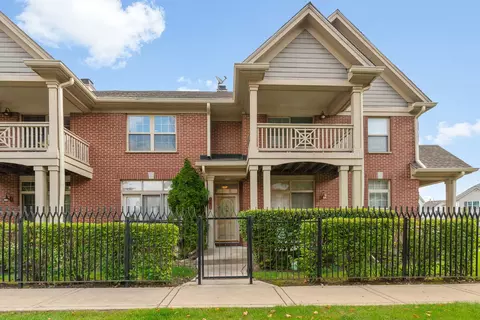 8425 Callie Ave, Morton Grove, IL 60053