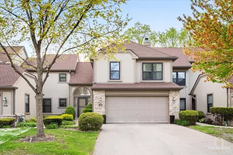 28 Ascot Cir, Schaumburg, IL 60194