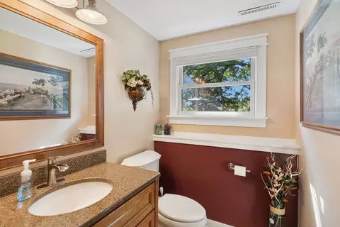 422 Northgate Rd, Lindenhurst, IL 60046 photo 13