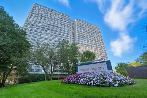 4850 S Lake Park Ave #2406, Chicago, IL 60615