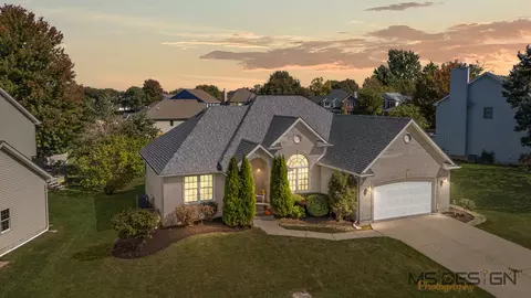 1229 Bristol Dr W, Sycamore, IL 60178