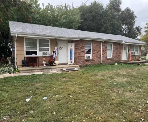 101 W Richardson St, Farmer City, IL 61842