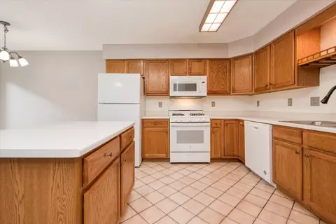 Kitchen - 480 S Peace Rd, Sycamore, IL 60178 photo 1 of 2