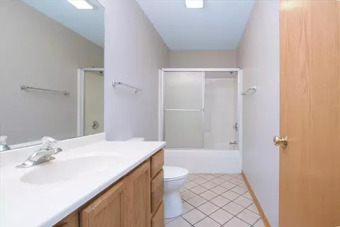 Bath - 480 S Peace Rd, Sycamore, IL 60178 photo 1 of 2